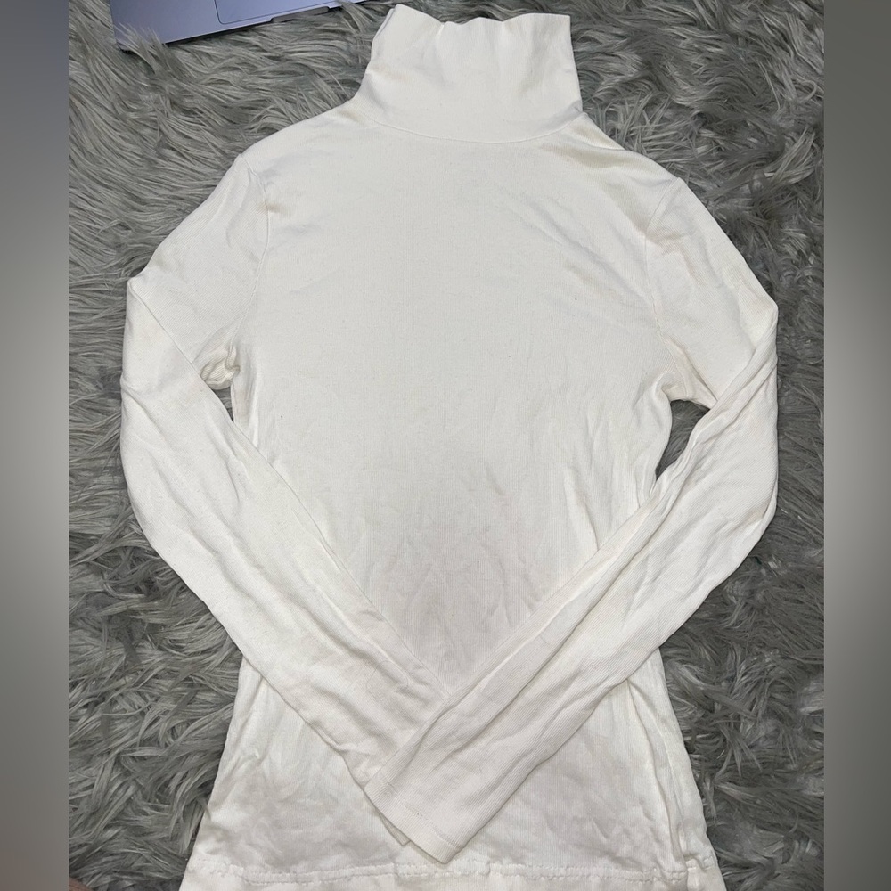 A NEW DAY white turtleneck